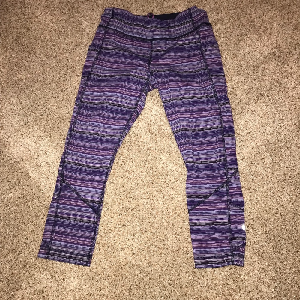 Lululemon Speed Up Crop.